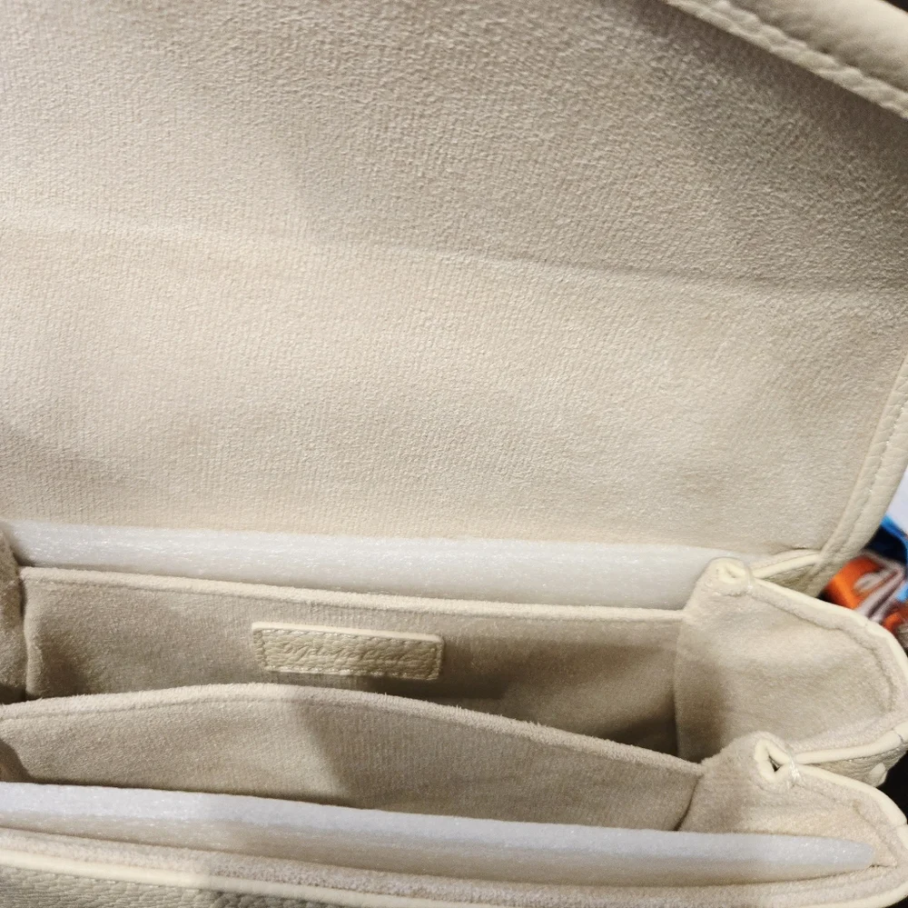 Mélodie Cécile "Le Petit Paris 15" in A Buttercream Color - Picture 11 of 17